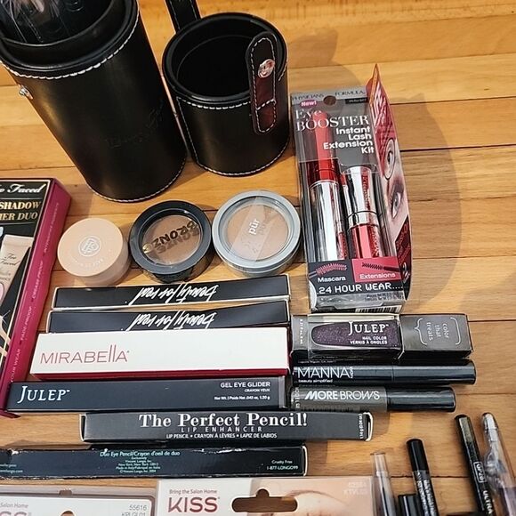 32 Piece Mixed Lot! Beauty Makeup Lashes Too Faced Julep Benefit Pur Kiss Brush - Picture 5 of 6